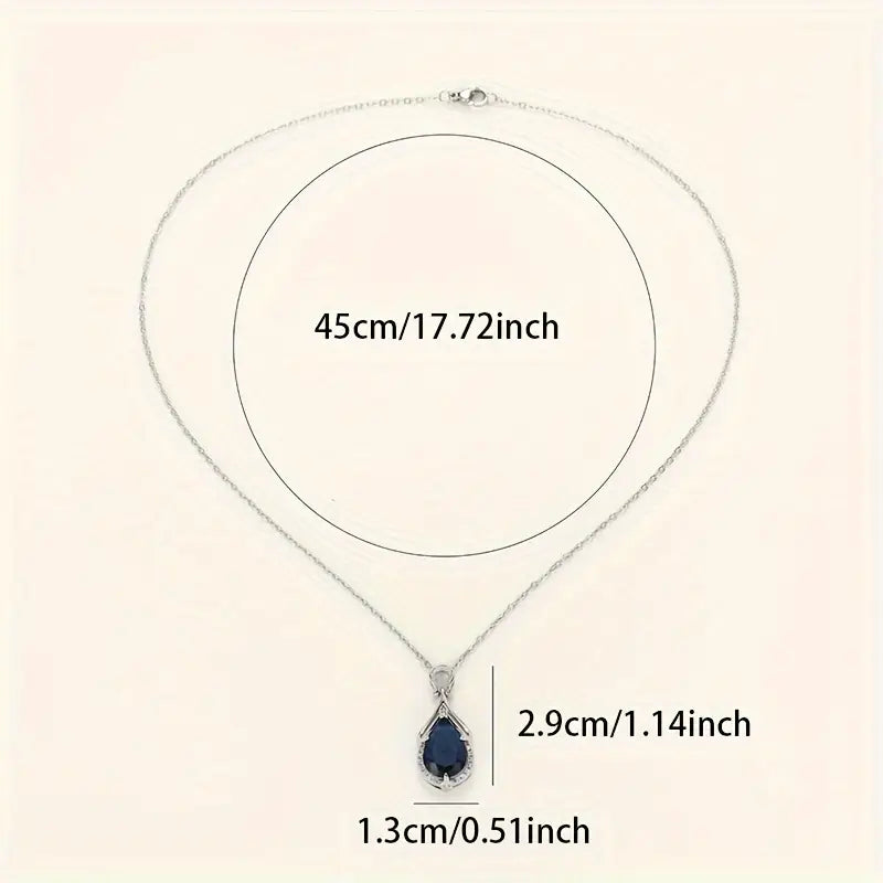 Statement Necklace in White Gold - Elegant Modern Jewelry