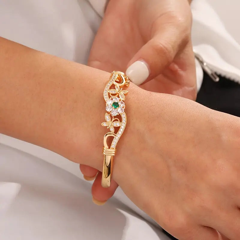 Gold Bracelet for Women | Isla Beaumont Timeless Chain Bracelet