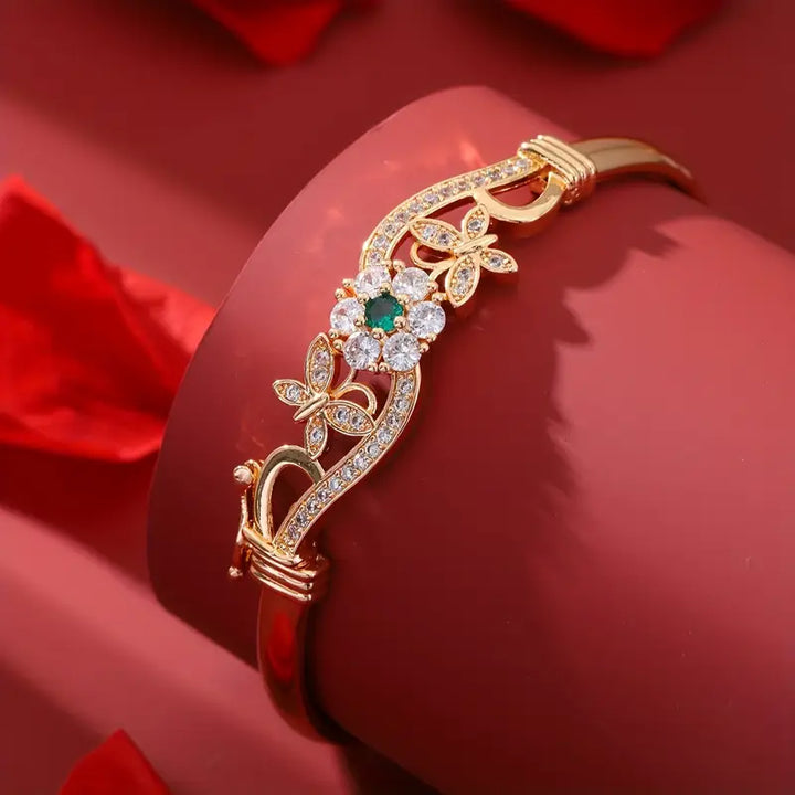 Gold Bracelet for Women | Isla Beaumont Timeless Chain Bracelet