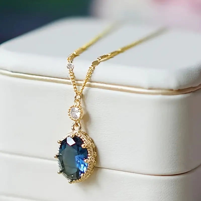 Gold Pendant Necklace - Thessia Lunebray Delicate Chain