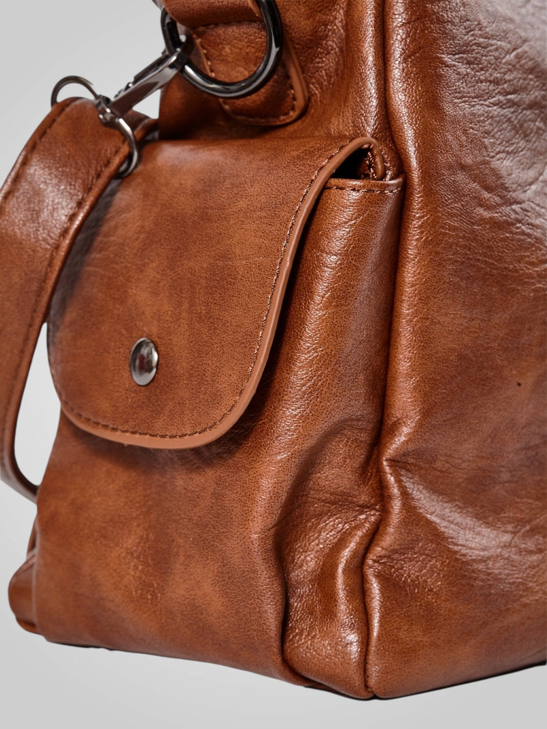Lightweight Crossbody Bag with Multiple Pockets for Everyday