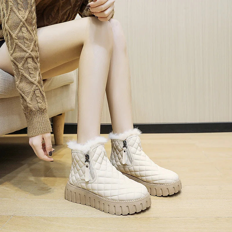 Quilted Snow Boots with Faux Fur Trim for Women