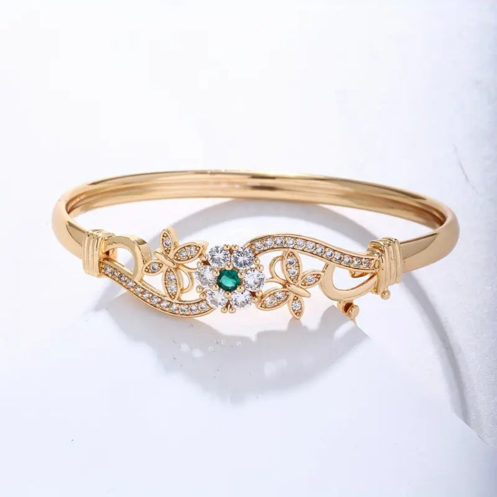 Gold Bracelet for Women | Isla Beaumont Timeless Chain Bracelet