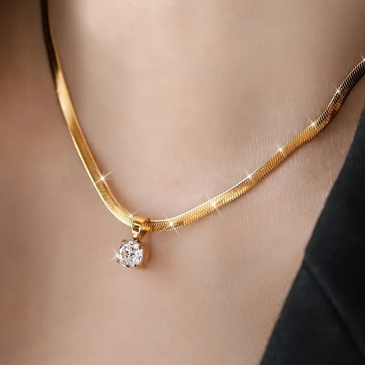 Gold Pendant Necklace with Elegant Rhinestone Detail