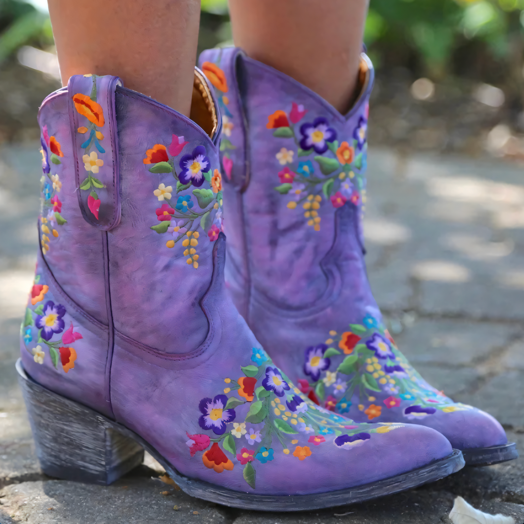 Western Cowgirl Boots for Women Red Floral Embroidered Pointed Toe